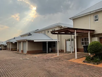 3 Bedroom Townhouse For Sale in Pretoria - oGXV.webp