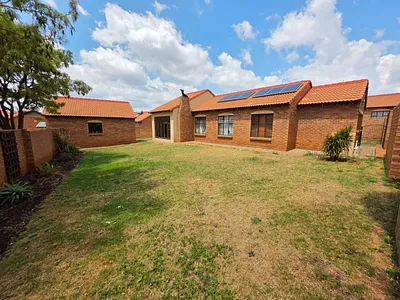 3 Bedroom Townhouse For Sale in Centurion - 1x2D.webp