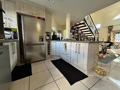 2 Bedroom Townhouse To Rent in Randburg - Y5UK.webp