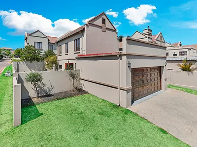 3 Bedroom House For Sale in Midrand - 8vp7.webp