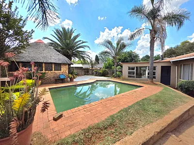 5 Bedroom House For Sale in Centurion - kS46.webp