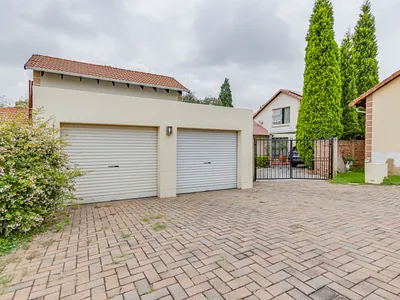 3 Bedroom Townhouse For Sale in Sandton - 1fsn.webp