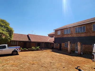 10 Bedroom House For Sale in Centurion - 76Y3.webp