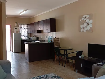 2 Bedroom Townhouse For Sale in Standerton - 1UFs.webp