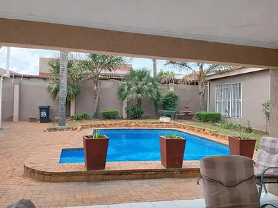 4 Bedroom House For Sale in Johannesburg - ePjW.webp