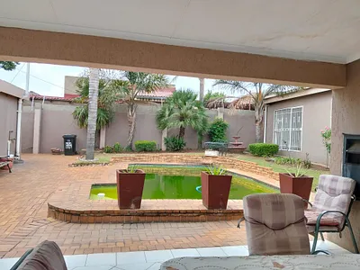 4 Bedroom House For Sale in Johannesburg - oDtI.webp