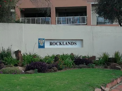 2 Bedroom Townhouse For Sale in Johannesburg - few8.webp