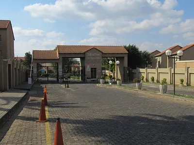2 Bedroom Apartment For Sale in Randburg - Ch9j.webp