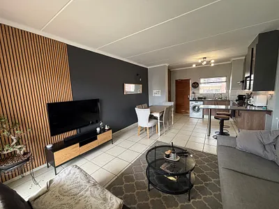 2 Bedroom Apartment For Sale in Midrand - MXHj.webp