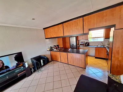 3 Bedroom Apartment For Sale in Centurion - 2oma.webp
