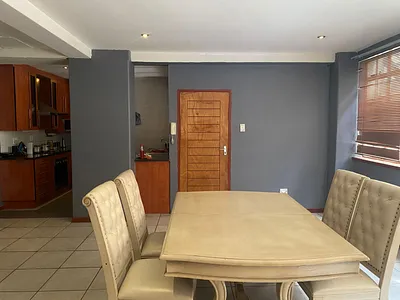 2 Bedroom Apartment For Sale in Johannesburg - rbv4.webp