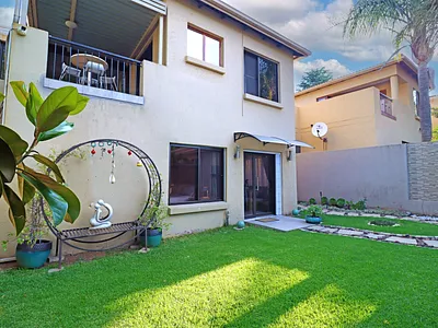 3 Bedroom Townhouse For Sale in Sandton - 0LRL.webp