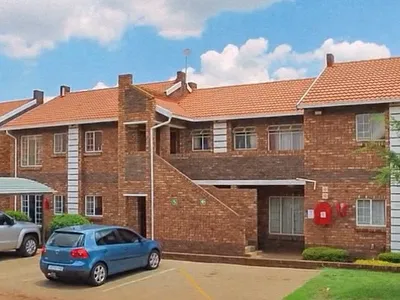 2 Bedroom Townhouse For Sale in Akasia - Lw9u.webp