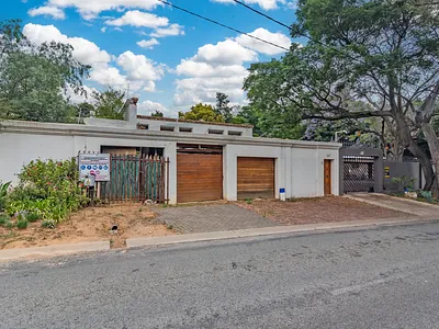 1 Bedroom House For Sale in Sandton - img