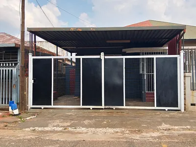 2 Bedroom House For Sale in Johannesburg - ADJ3.webp