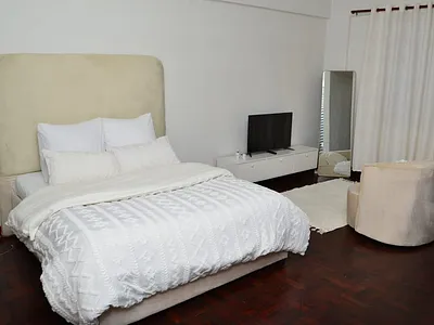 0.5 Bedroom Apartment To Rent in Johannesburg - 2bBT.webp