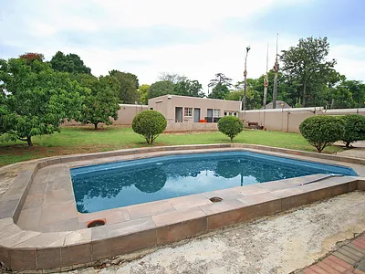 4 Bedroom House For Sale in Johannesburg - iTe7.webp