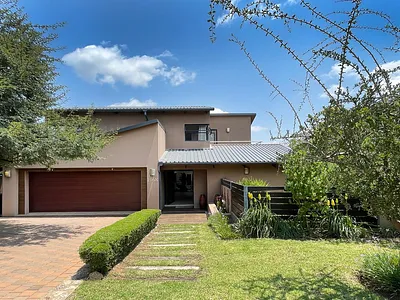 5 Bedroom House To Rent in Midrand - FrYf.webp