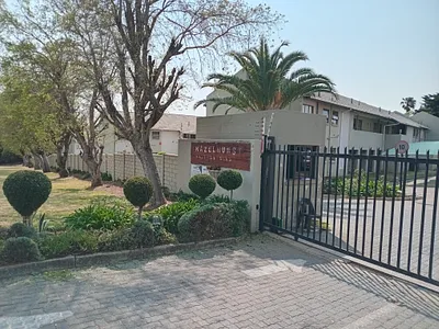 3 Bedroom Townhouse For Sale in Johannesburg - H60B.webp
