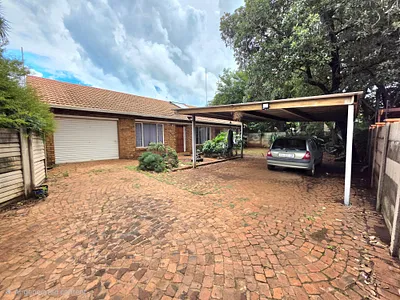 3 Bedroom House For Sale in Centurion - qCyV.webp