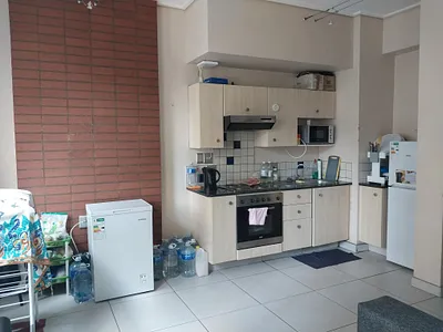 0.5 Bedroom Apartment To Rent in Johannesburg - lgKP.webp