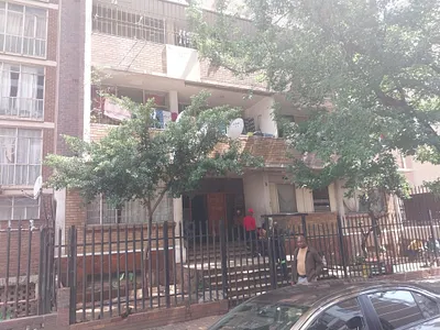 2 Bedroom Apartment For Sale in Johannesburg - pQSp.webp