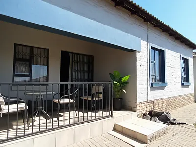 3 Bedroom Townhouse For Sale in Akasia - SKT3.webp