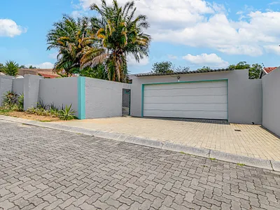 4 Bedroom Townhouse For Sale in Sandton - s5Au.webp