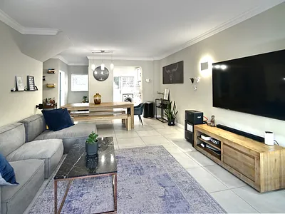 2 Bedroom Apartment For Sale in Sandton - yam1.webp