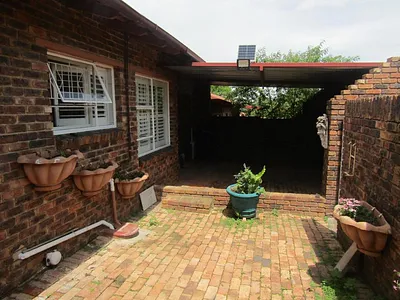 3 Bedroom Apartment To Rent in Sandton - vx5D.webp