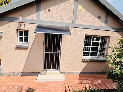 1 Bedroom Apartment To Rent in Johannesburg - eZZ8.webp