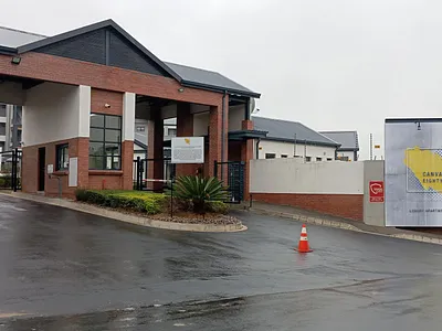 2 Bedroom Apartment For Sale in Randburg - gijs.webp