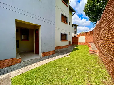 2 Bedroom Apartment To Rent in Midrand - kEcX.webp