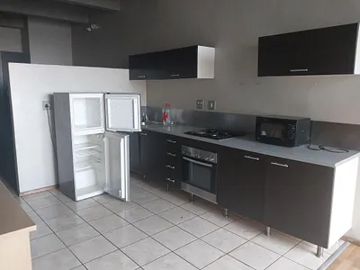 0.5 Bedroom Apartment To Rent in Johannesburg - 0m9o.webp