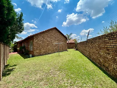3 Bedroom Townhouse For Sale in Pretoria - nrMT.webp