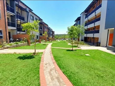 2 Bedroom Apartment For Sale in Midrand - 9omR.webp