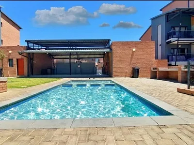 2 Bedroom Apartment For Sale in Midrand - VSE5.webp