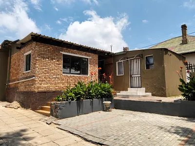 8 Bedroom House To Rent in Johannesburg - MHM8.webp