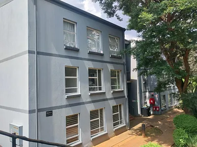 3 Bedroom Apartment For Sale in Johannesburg - OcEU.webp