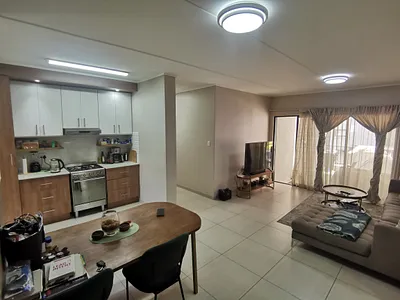 2 Bedroom Apartment For Sale in Midrand - YFDC.webp