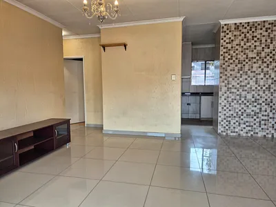2 Bedroom Townhouse For Sale in Sandton - img