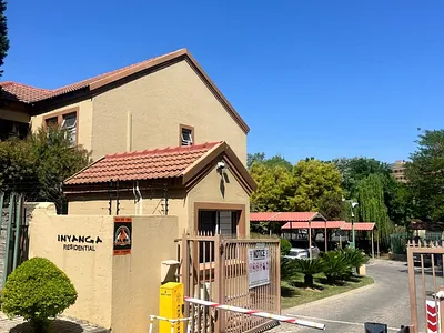 2 Bedroom Apartment To Rent in Sandton - FM3v.webp