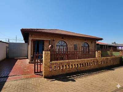 4 Bedroom House For Sale in Johannesburg - FVAL.webp