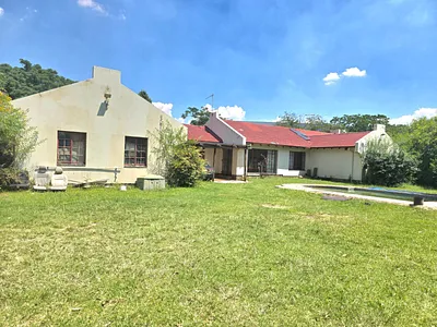 4 Bedroom House For Sale in Glen Austin, Midrand - oetV.webp
