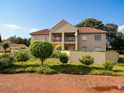 2 Bedroom Apartment For Sale in Pretoria - SnnH.webp