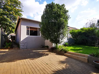3 Bedroom House For Sale in Johannesburg - Qxus.webp
