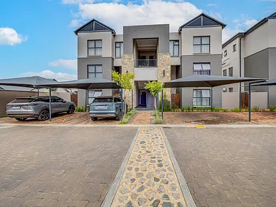 2 Bedroom Apartment For Sale in Midrand - YX1I.webp