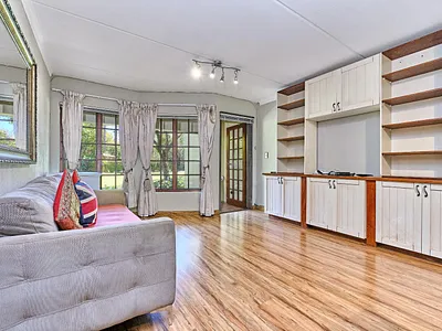 2 Bedroom Apartment For Sale in Sandton - m5R0.webp