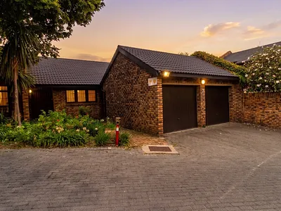 3 Bedroom Apartment For Sale in Sandton - N5Iq.webp