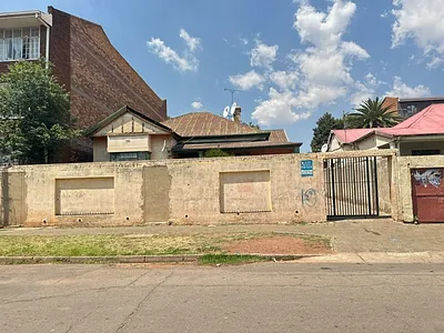 3 Bedroom House For Sale in Johannesburg - oebq.webp